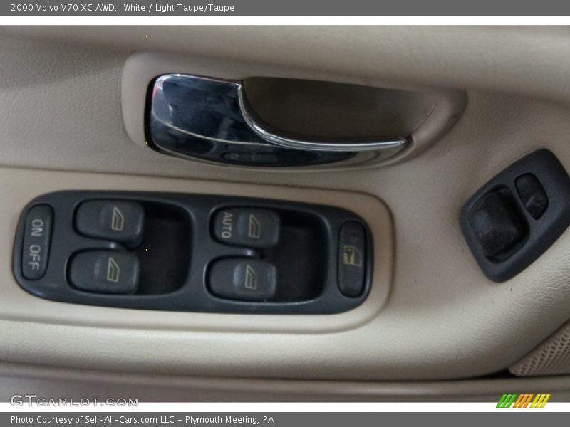 White / Light Taupe/Taupe 2000 Volvo V70 XC AWD