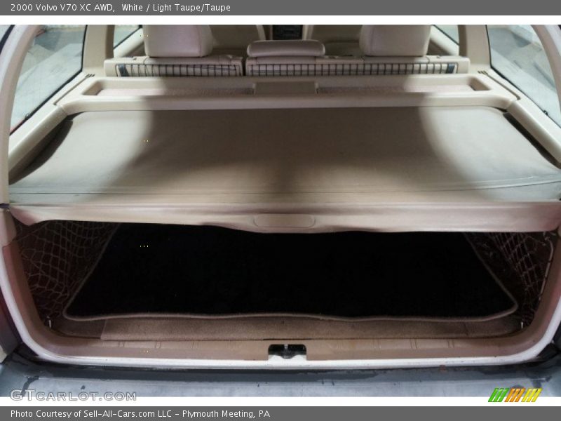 White / Light Taupe/Taupe 2000 Volvo V70 XC AWD