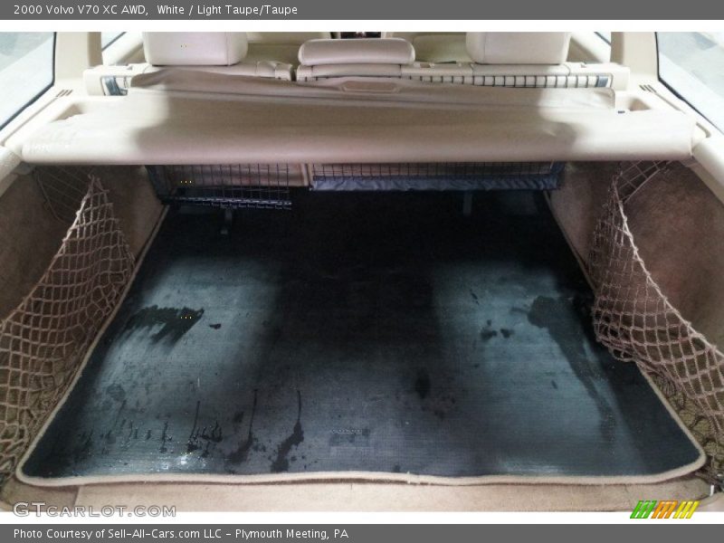 White / Light Taupe/Taupe 2000 Volvo V70 XC AWD