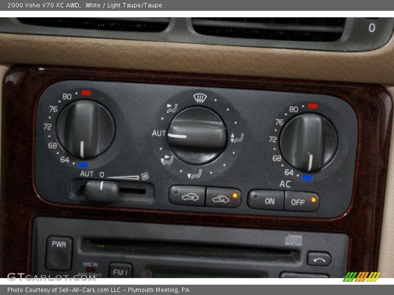 White / Light Taupe/Taupe 2000 Volvo V70 XC AWD