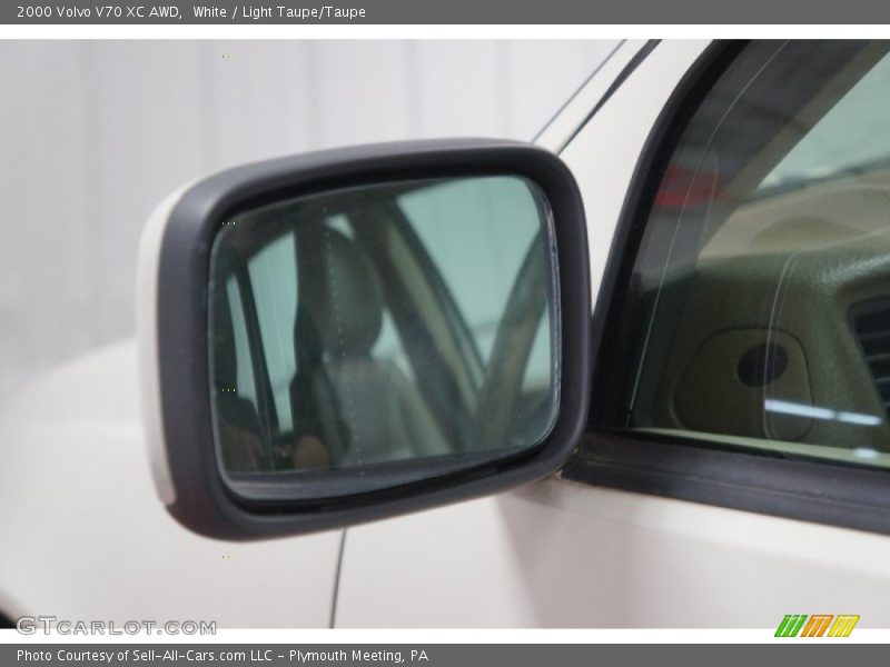 White / Light Taupe/Taupe 2000 Volvo V70 XC AWD