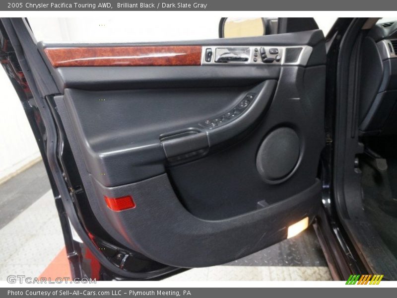 Brilliant Black / Dark Slate Gray 2005 Chrysler Pacifica Touring AWD