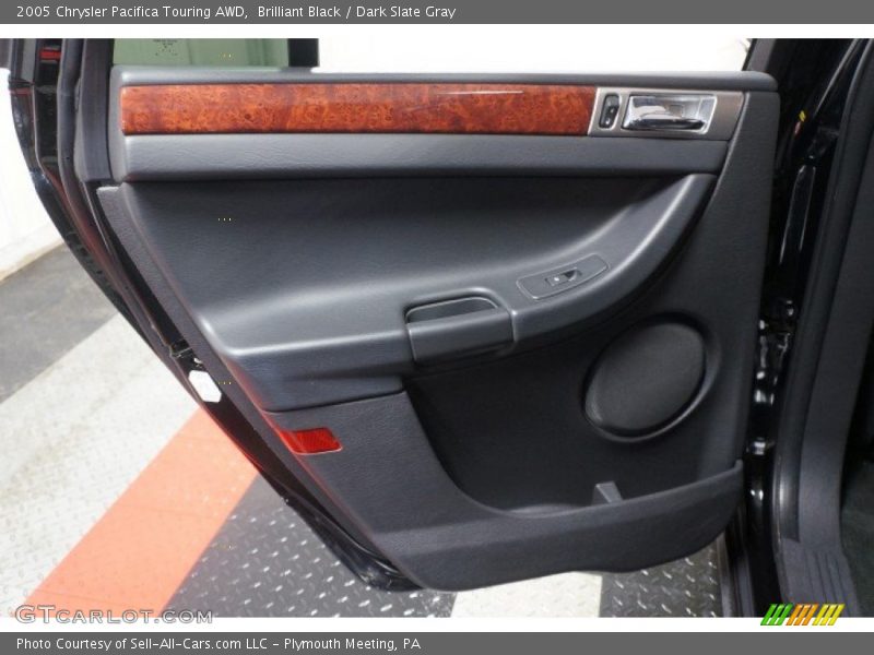 Brilliant Black / Dark Slate Gray 2005 Chrysler Pacifica Touring AWD