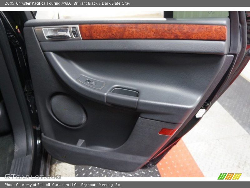 Brilliant Black / Dark Slate Gray 2005 Chrysler Pacifica Touring AWD