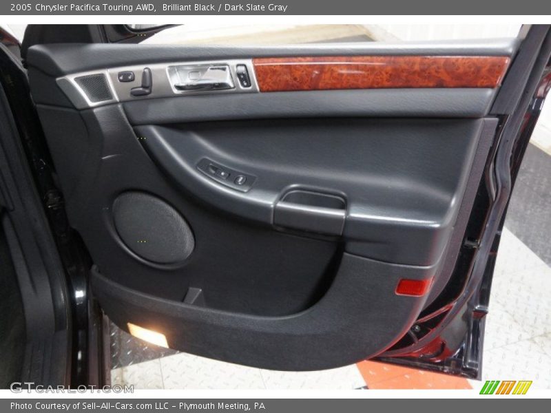 Brilliant Black / Dark Slate Gray 2005 Chrysler Pacifica Touring AWD