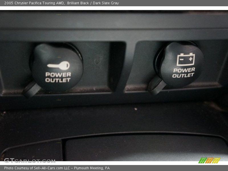 Brilliant Black / Dark Slate Gray 2005 Chrysler Pacifica Touring AWD