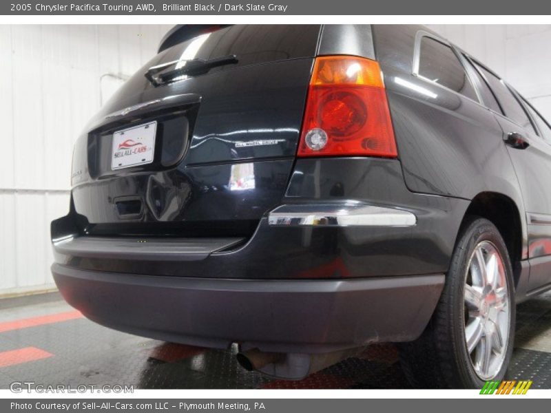 Brilliant Black / Dark Slate Gray 2005 Chrysler Pacifica Touring AWD