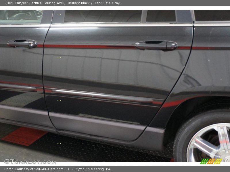Brilliant Black / Dark Slate Gray 2005 Chrysler Pacifica Touring AWD