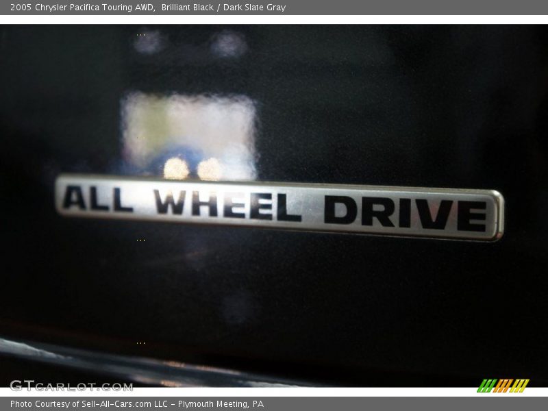 Brilliant Black / Dark Slate Gray 2005 Chrysler Pacifica Touring AWD