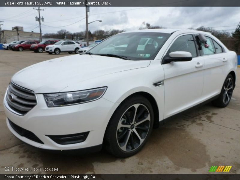 Front 3/4 View of 2014 Taurus SEL AWD