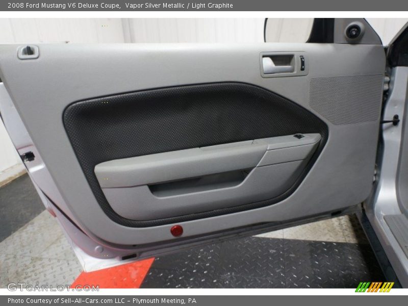 Vapor Silver Metallic / Light Graphite 2008 Ford Mustang V6 Deluxe Coupe