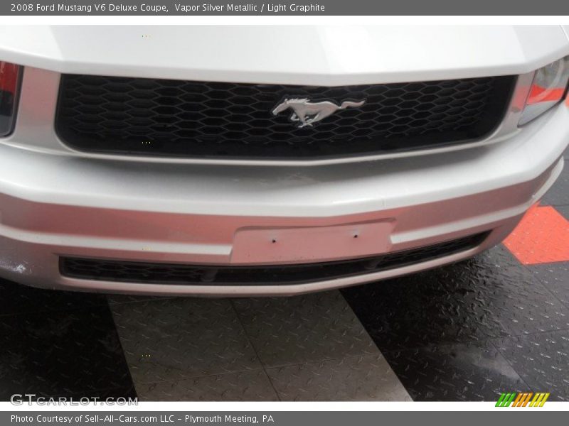 Vapor Silver Metallic / Light Graphite 2008 Ford Mustang V6 Deluxe Coupe