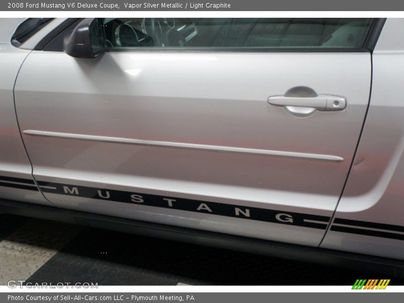 Vapor Silver Metallic / Light Graphite 2008 Ford Mustang V6 Deluxe Coupe