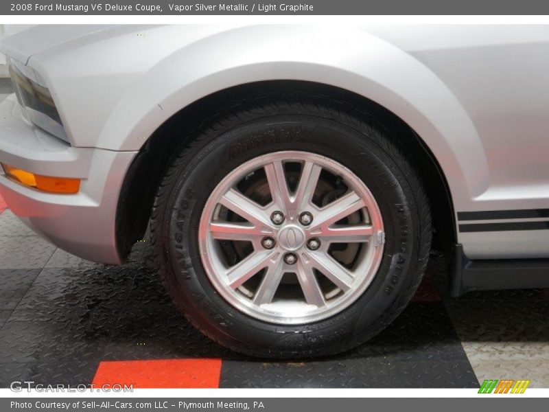 Vapor Silver Metallic / Light Graphite 2008 Ford Mustang V6 Deluxe Coupe