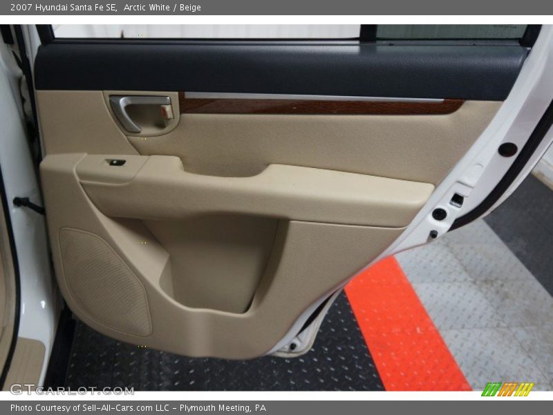 Arctic White / Beige 2007 Hyundai Santa Fe SE