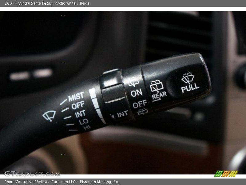 Arctic White / Beige 2007 Hyundai Santa Fe SE