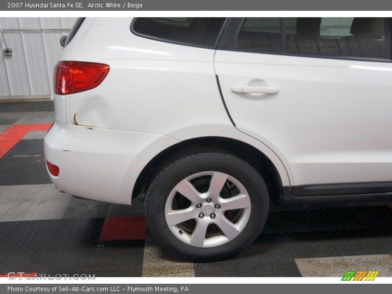 Arctic White / Beige 2007 Hyundai Santa Fe SE