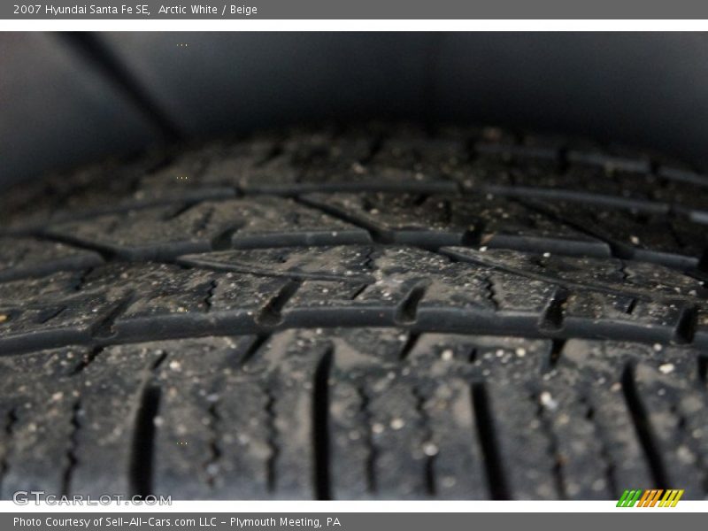 Arctic White / Beige 2007 Hyundai Santa Fe SE