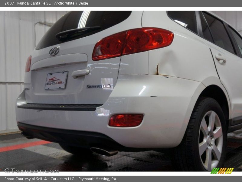 Arctic White / Beige 2007 Hyundai Santa Fe SE