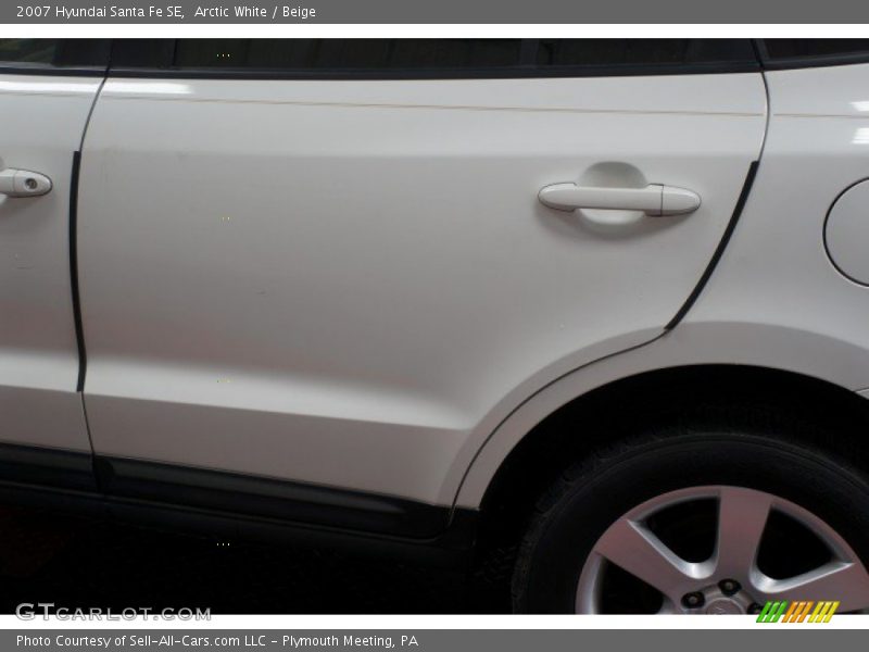 Arctic White / Beige 2007 Hyundai Santa Fe SE