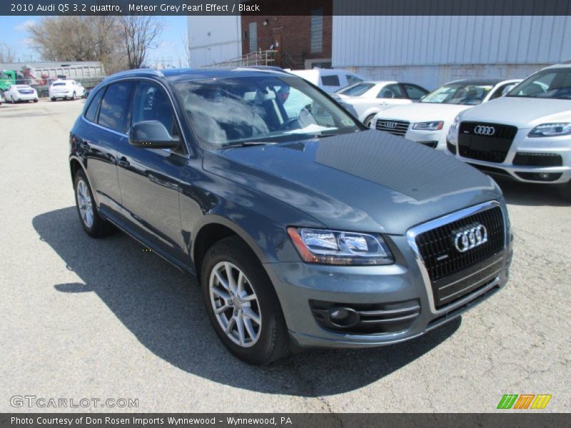 Meteor Grey Pearl Effect / Black 2010 Audi Q5 3.2 quattro