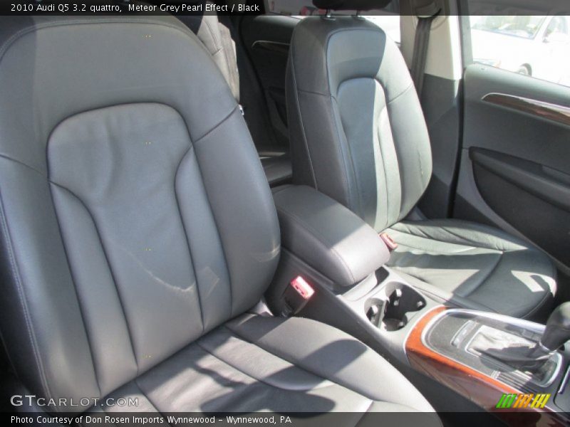 Meteor Grey Pearl Effect / Black 2010 Audi Q5 3.2 quattro