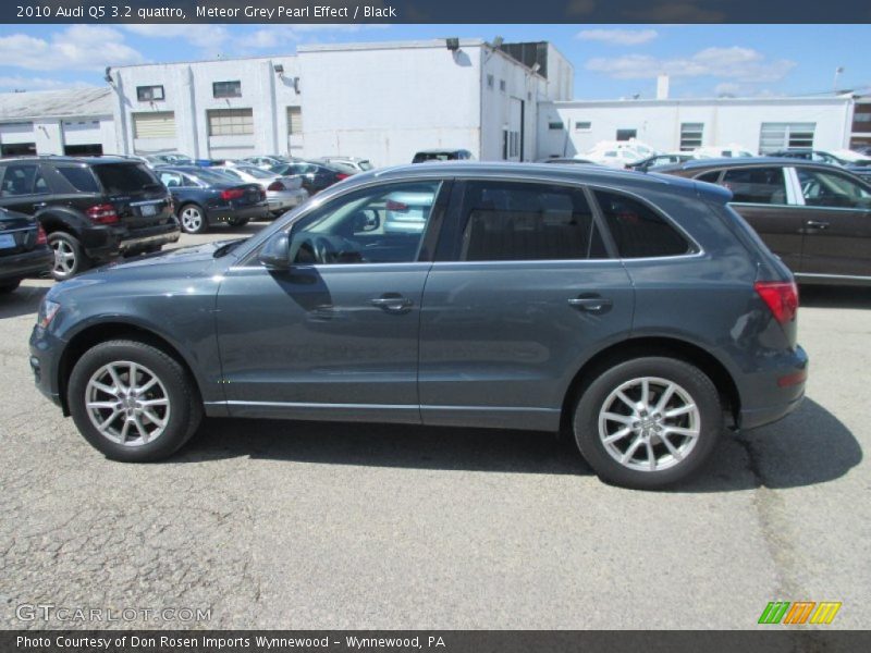 Meteor Grey Pearl Effect / Black 2010 Audi Q5 3.2 quattro