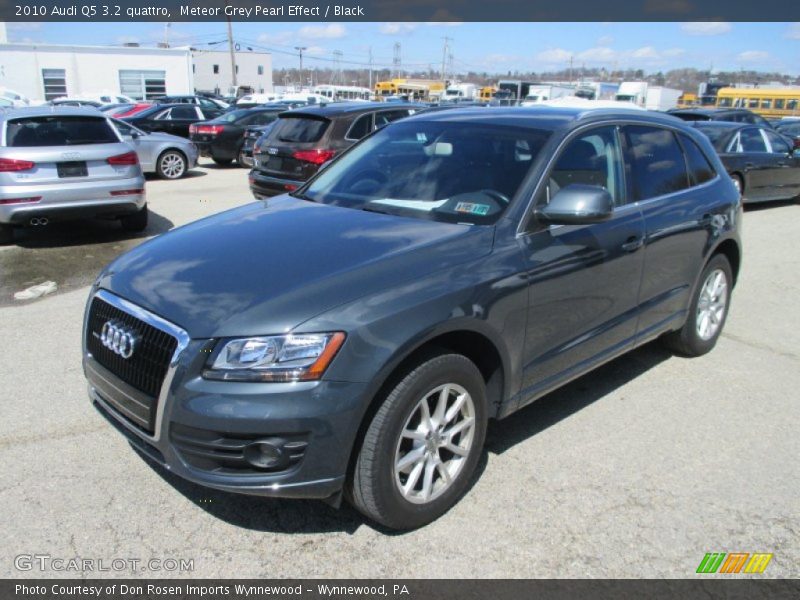 Meteor Grey Pearl Effect / Black 2010 Audi Q5 3.2 quattro