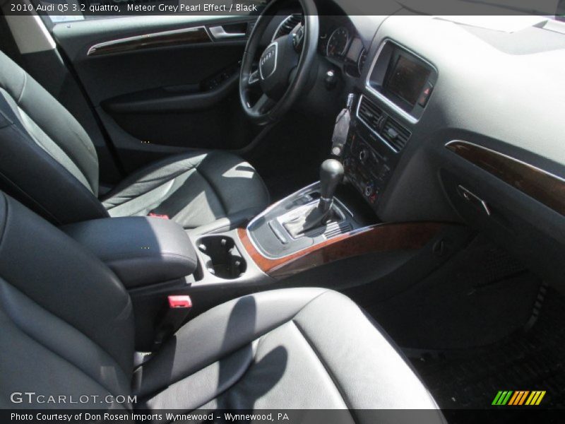 Meteor Grey Pearl Effect / Black 2010 Audi Q5 3.2 quattro