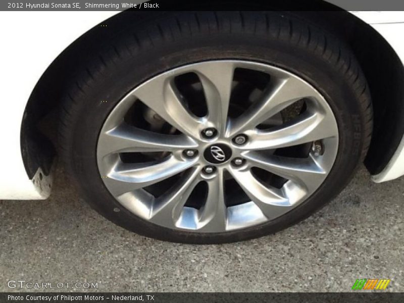 Shimmering White / Black 2012 Hyundai Sonata SE