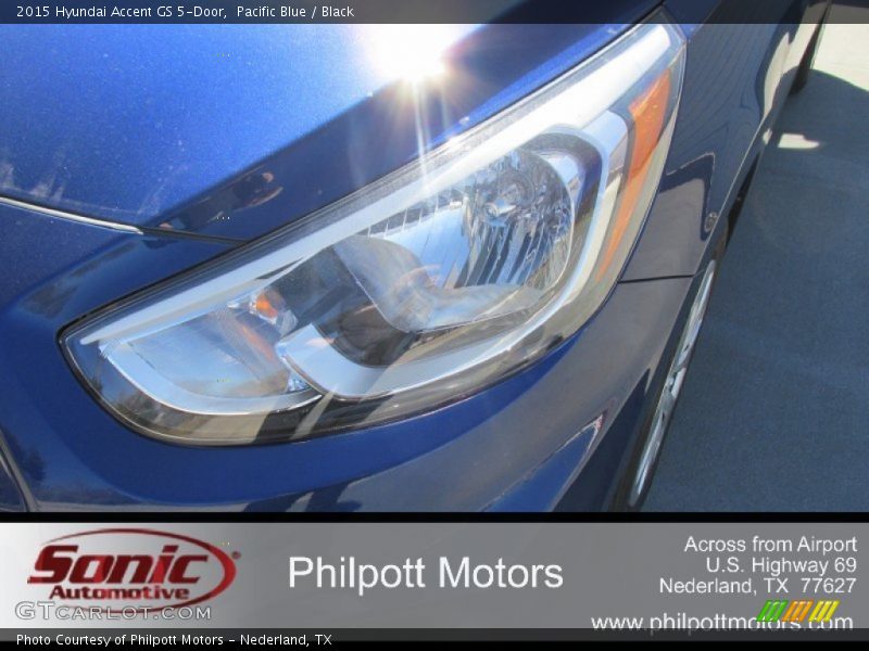 Pacific Blue / Black 2015 Hyundai Accent GS 5-Door