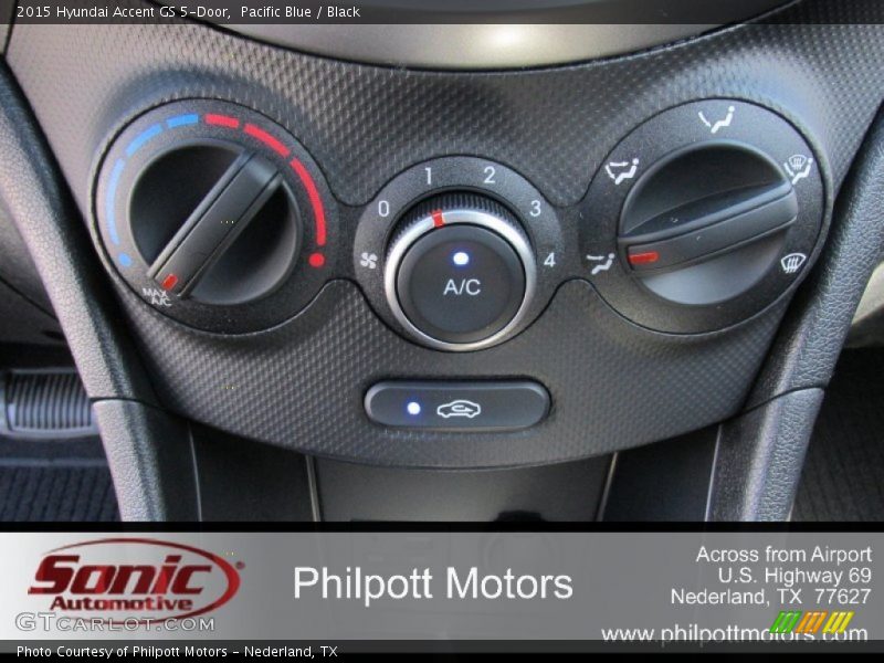 Pacific Blue / Black 2015 Hyundai Accent GS 5-Door