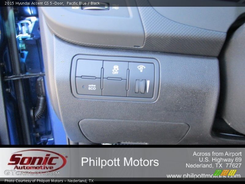 Pacific Blue / Black 2015 Hyundai Accent GS 5-Door