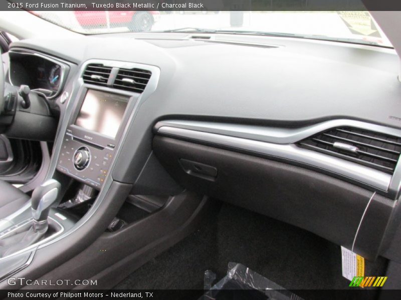 Tuxedo Black Metallic / Charcoal Black 2015 Ford Fusion Titanium