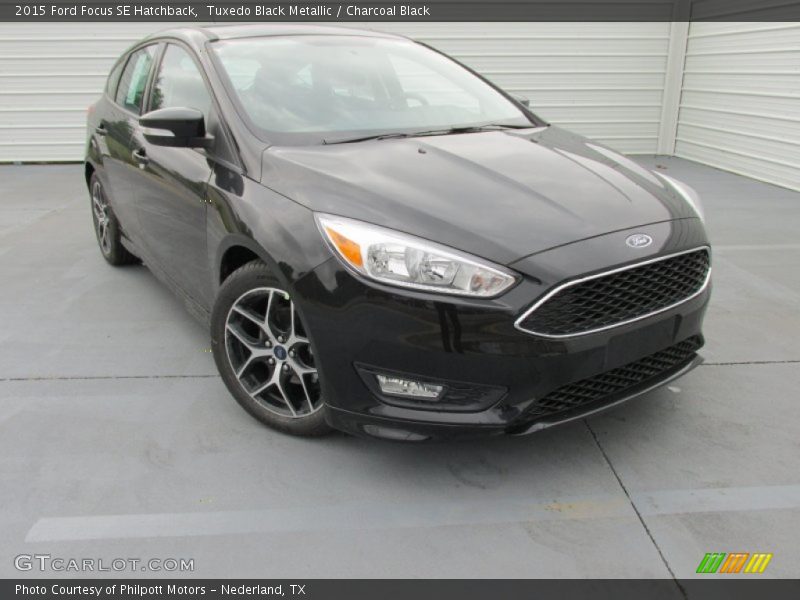 Tuxedo Black Metallic / Charcoal Black 2015 Ford Focus SE Hatchback