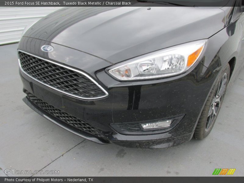 Tuxedo Black Metallic / Charcoal Black 2015 Ford Focus SE Hatchback