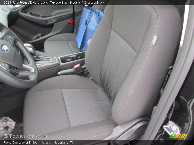 Tuxedo Black Metallic / Charcoal Black 2015 Ford Focus SE Hatchback