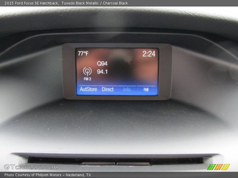 Tuxedo Black Metallic / Charcoal Black 2015 Ford Focus SE Hatchback