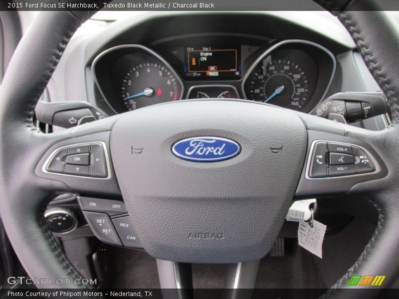 Tuxedo Black Metallic / Charcoal Black 2015 Ford Focus SE Hatchback