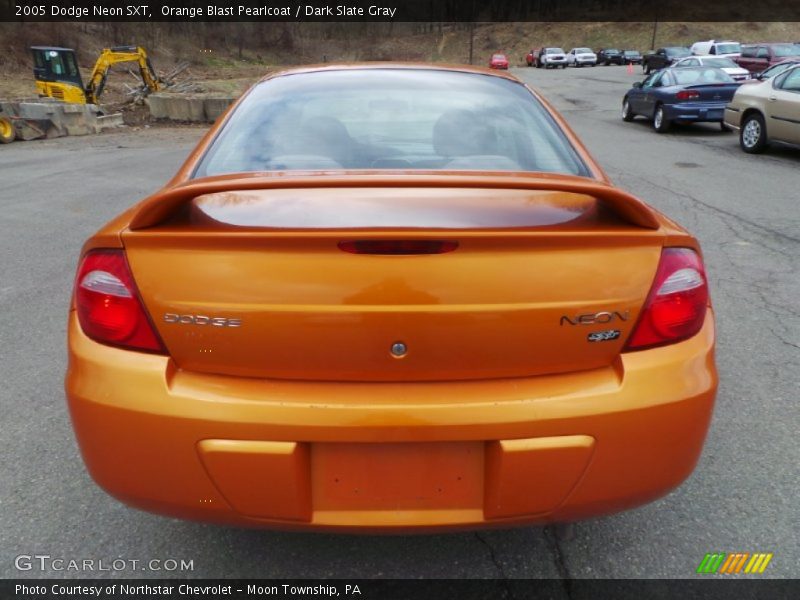 Orange Blast Pearlcoat / Dark Slate Gray 2005 Dodge Neon SXT