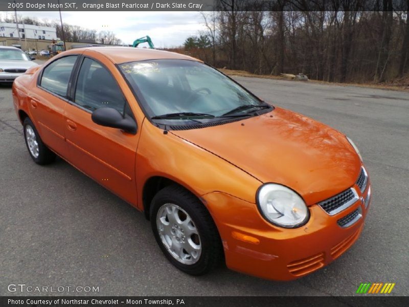 Orange Blast Pearlcoat / Dark Slate Gray 2005 Dodge Neon SXT