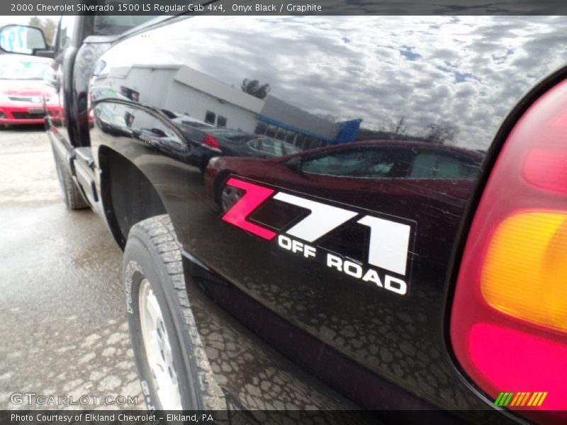 Onyx Black / Graphite 2000 Chevrolet Silverado 1500 LS Regular Cab 4x4