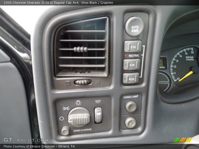 Onyx Black / Graphite 2000 Chevrolet Silverado 1500 LS Regular Cab 4x4