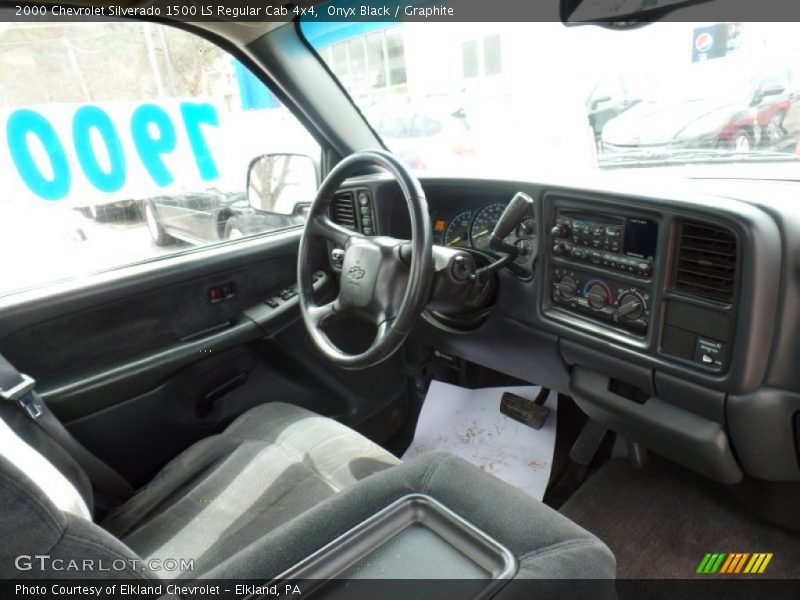 Onyx Black / Graphite 2000 Chevrolet Silverado 1500 LS Regular Cab 4x4