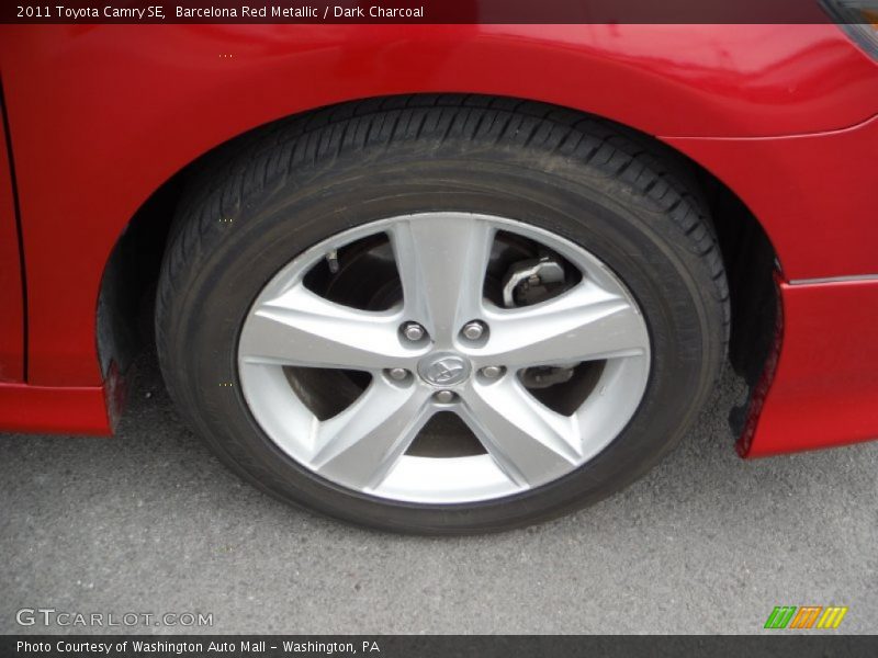 Barcelona Red Metallic / Dark Charcoal 2011 Toyota Camry SE
