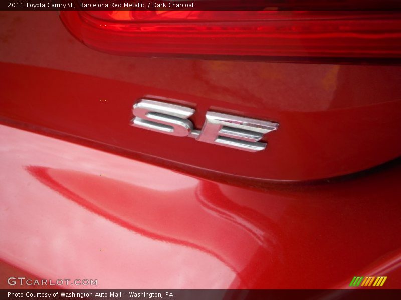 Barcelona Red Metallic / Dark Charcoal 2011 Toyota Camry SE