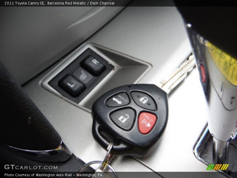 Barcelona Red Metallic / Dark Charcoal 2011 Toyota Camry SE