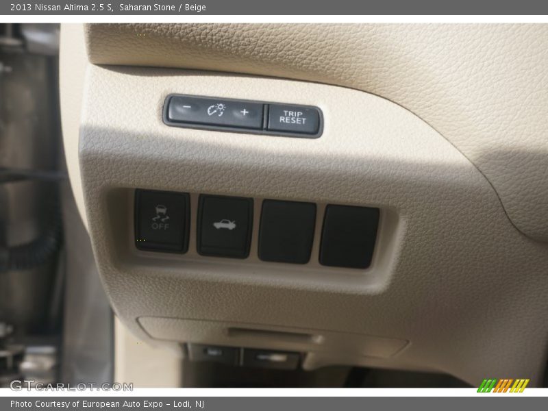 Saharan Stone / Beige 2013 Nissan Altima 2.5 S