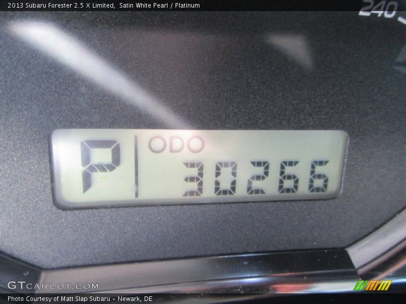 Satin White Pearl / Platinum 2013 Subaru Forester 2.5 X Limited