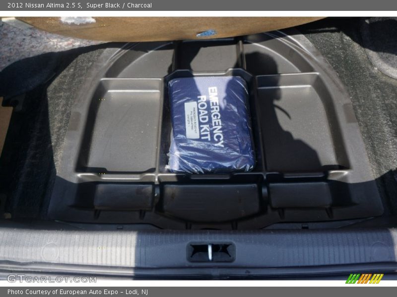 Super Black / Charcoal 2012 Nissan Altima 2.5 S
